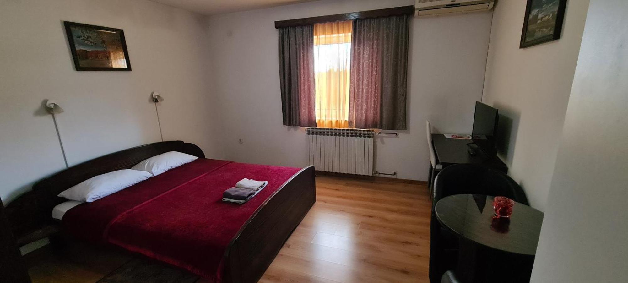 Guesthouse Kod Mosta Karlovac Bagian luar foto