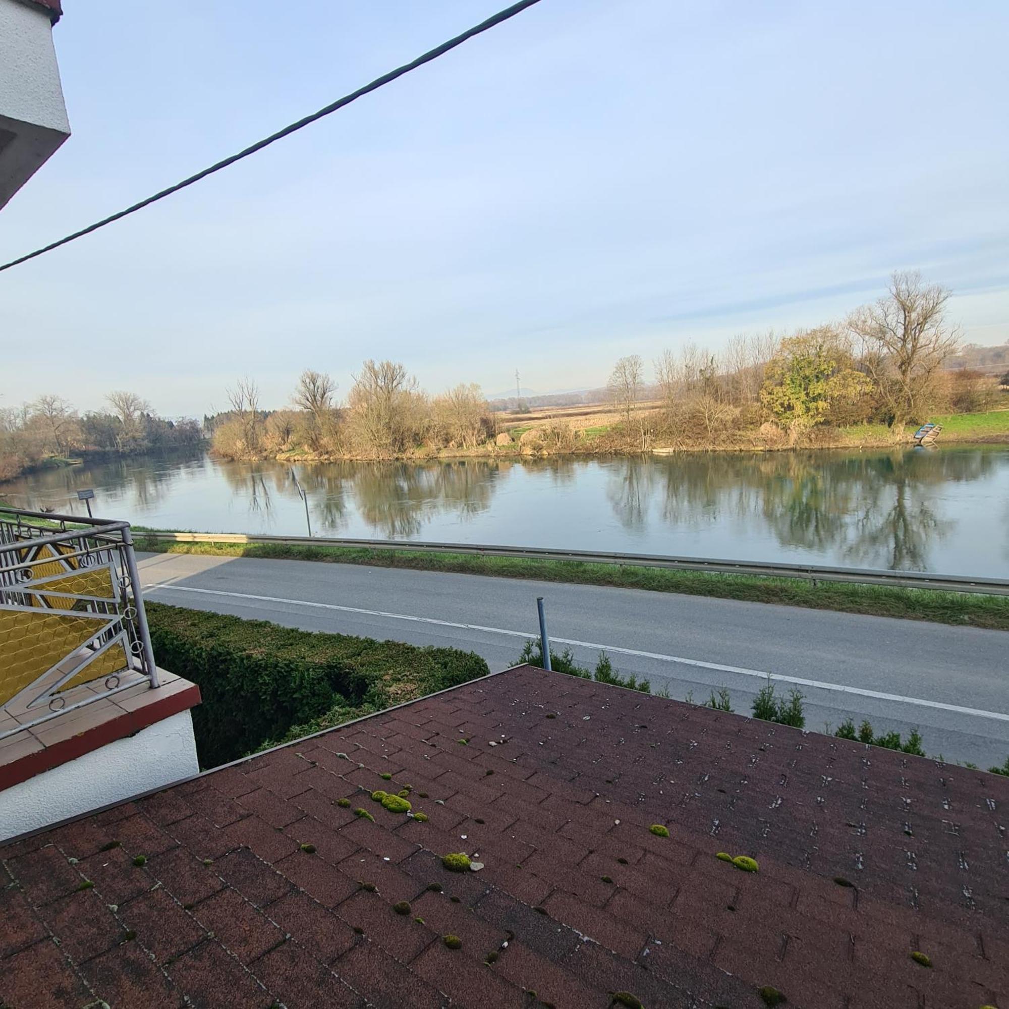 Guesthouse Kod Mosta Karlovac Bagian luar foto