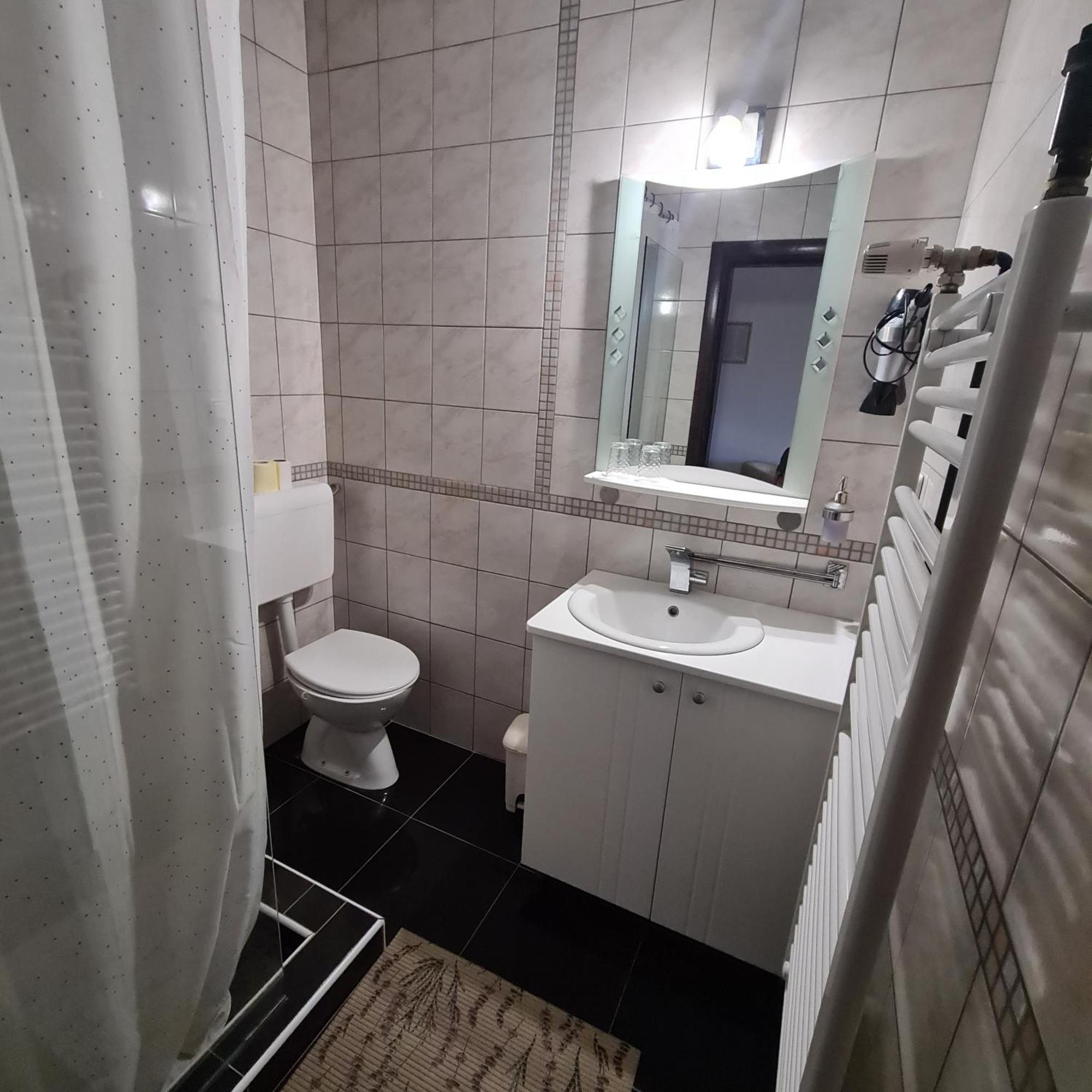 Guesthouse Kod Mosta Karlovac Bagian luar foto