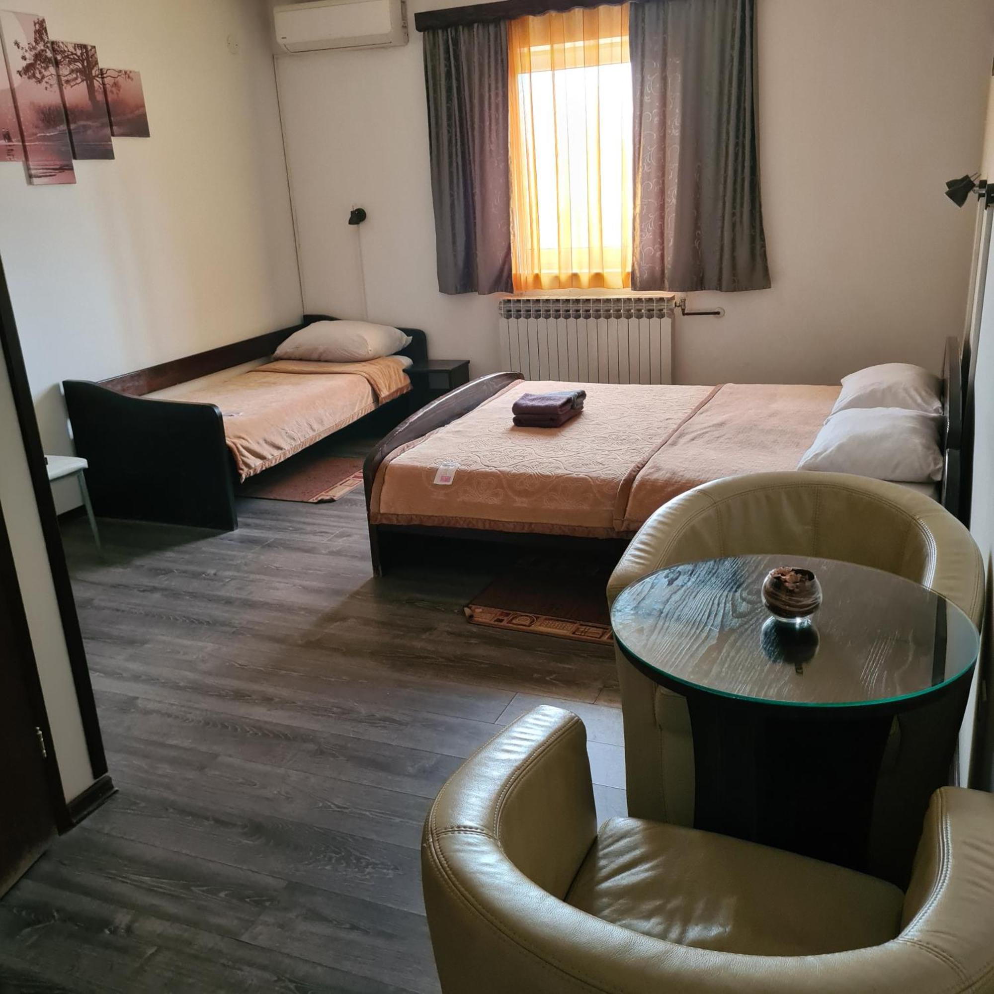 Guesthouse Kod Mosta Karlovac Bagian luar foto