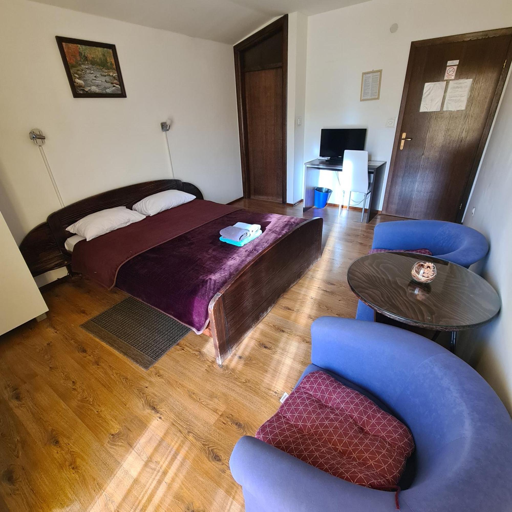 Guesthouse Kod Mosta Karlovac Bagian luar foto