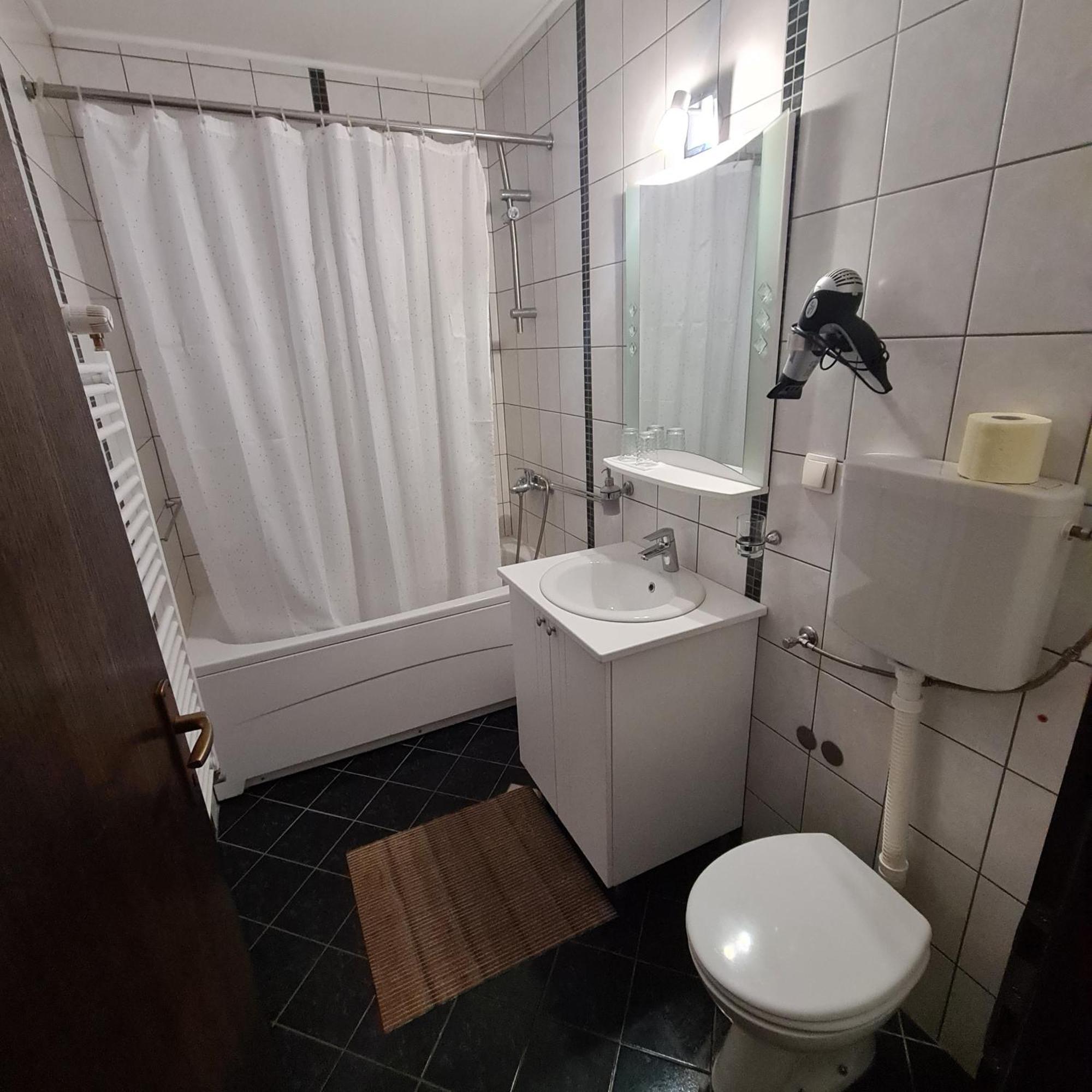 Guesthouse Kod Mosta Karlovac Bagian luar foto